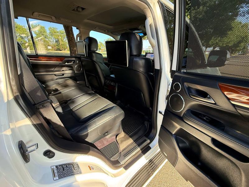 2016 LEXUS LX 570 — Фото 6 из 10