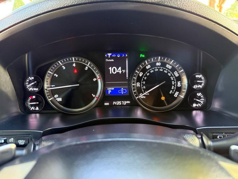2016 LEXUS LX 570 — Фото 8 из 10