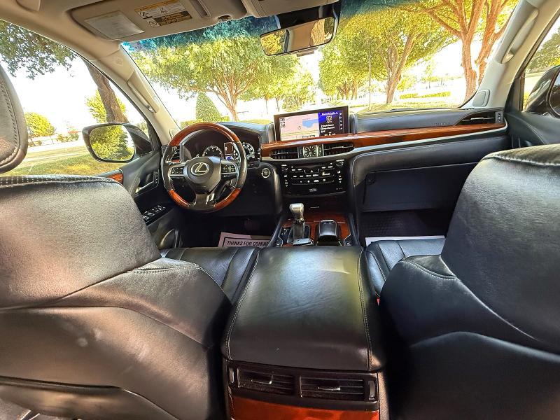 2016 LEXUS LX 570 — Фото 9 из 10