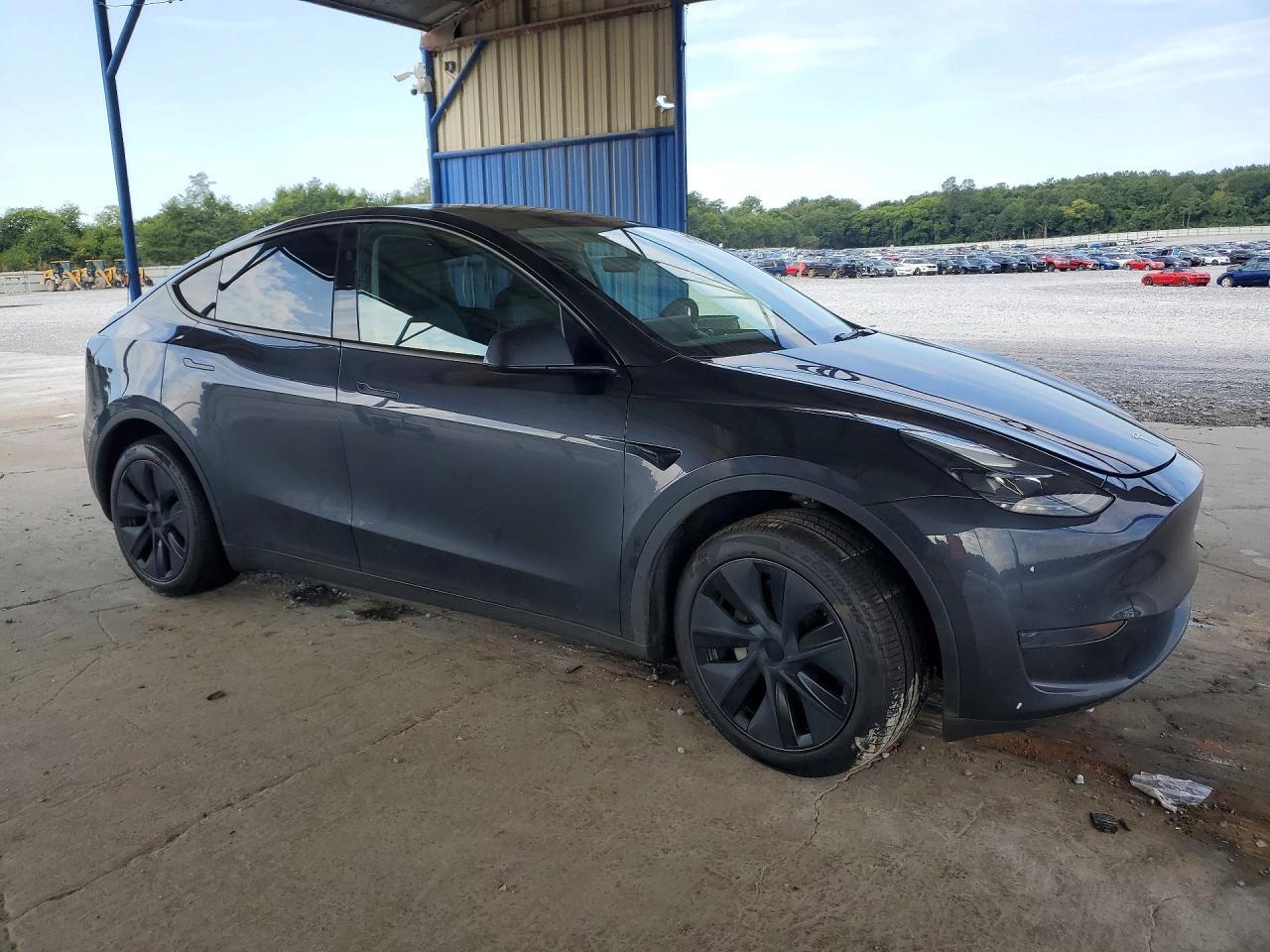 2024 TESLA MODEL Y — Фото 4 из 12