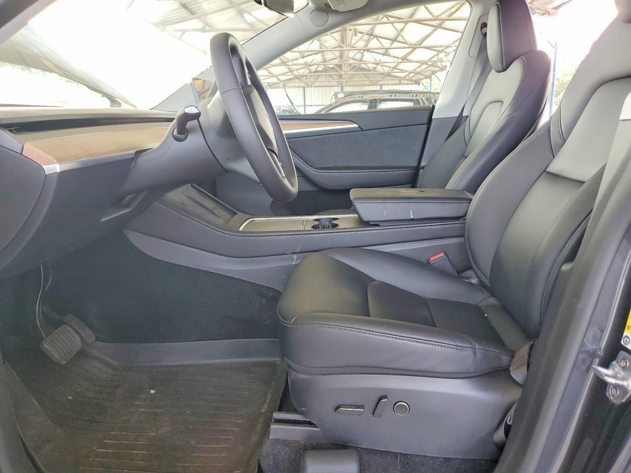 2024 TESLA MODEL Y — Фото 7 из 12