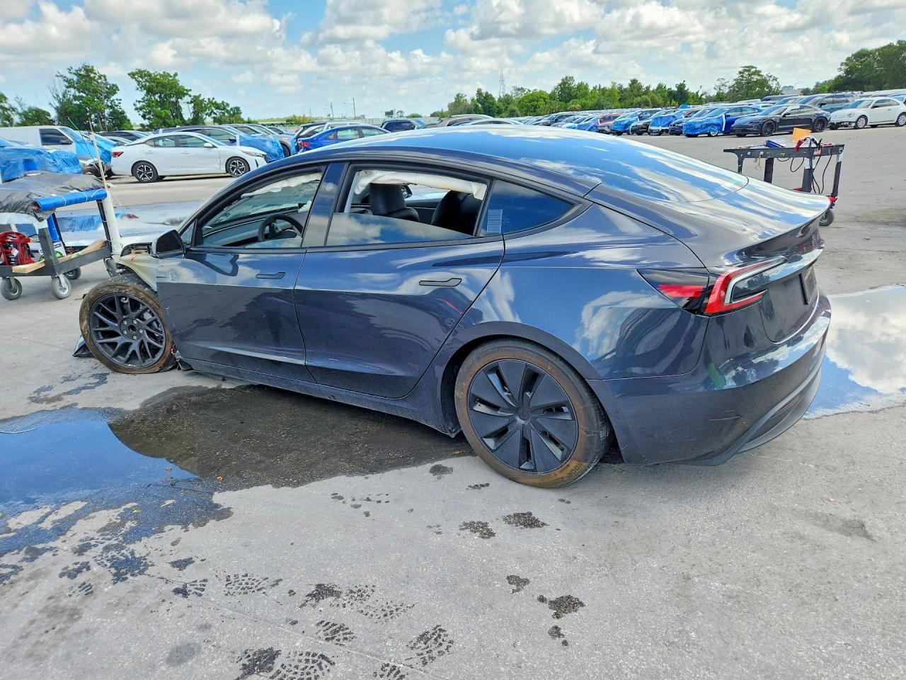 2024 TESLA MODEL 3 — Фото 2 из 12