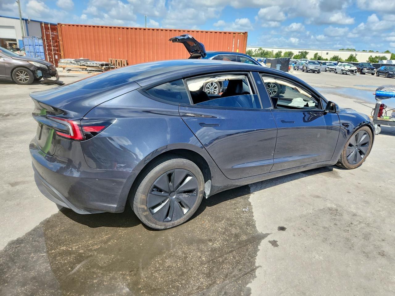 2024 TESLA MODEL 3 — Фото 3 из 12