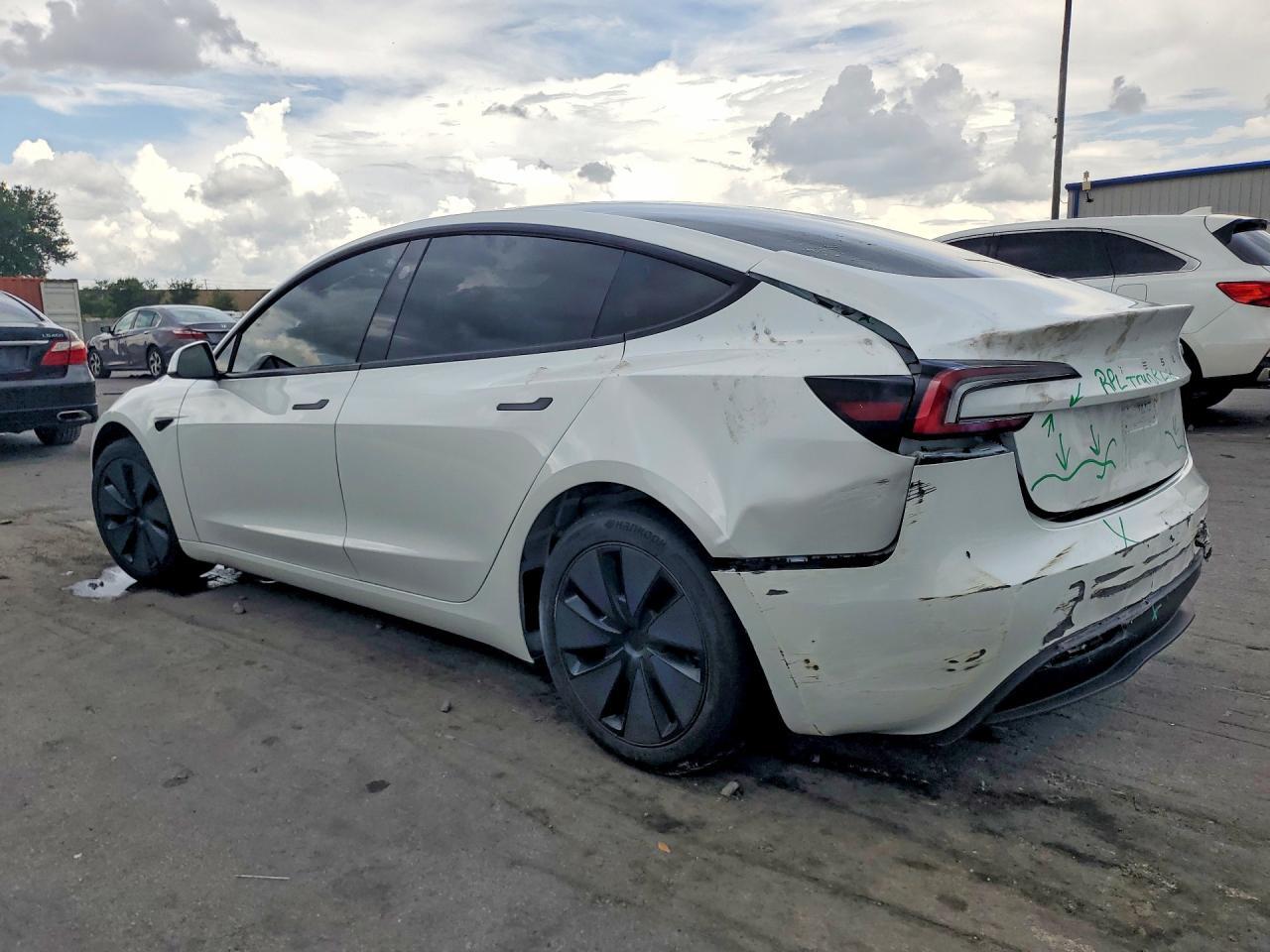 2024 TESLA MODEL 3 — Фото 2 из 13