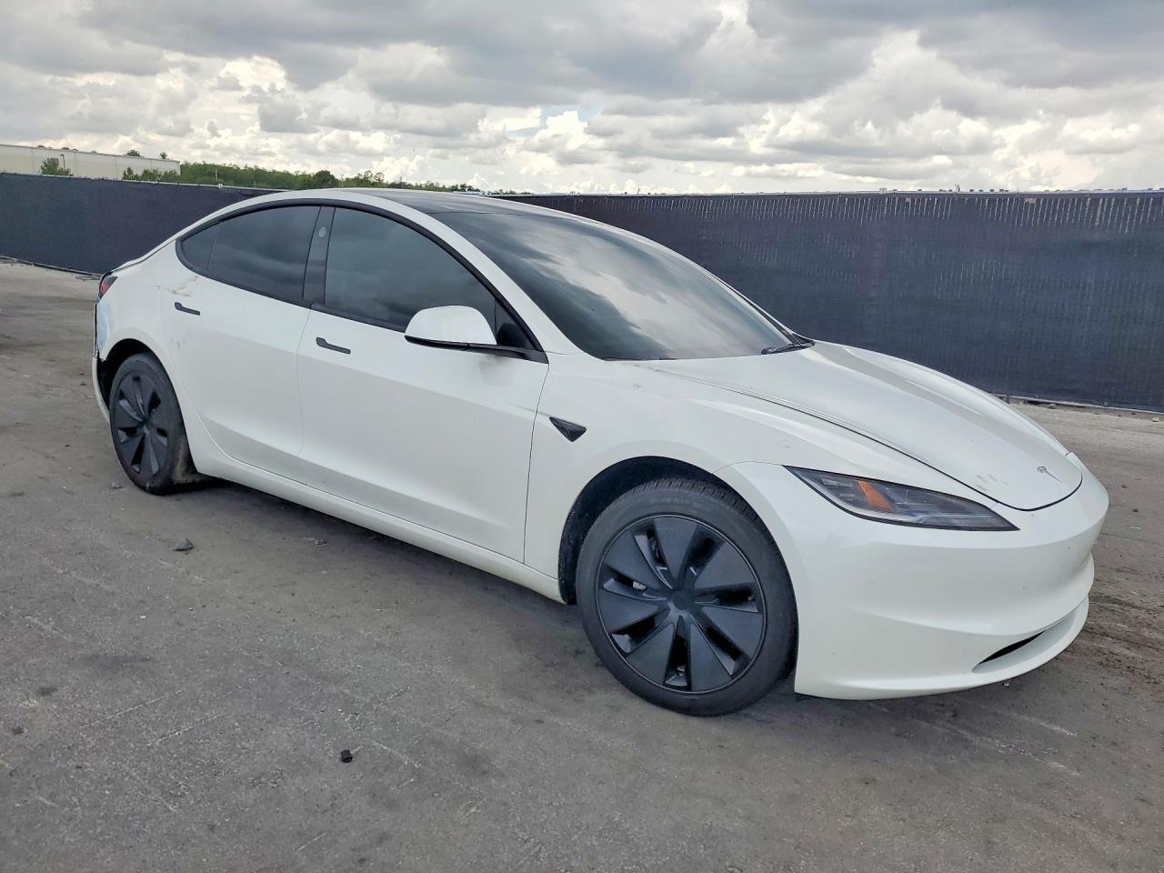 2024 TESLA MODEL 3 — Фото 4 из 13