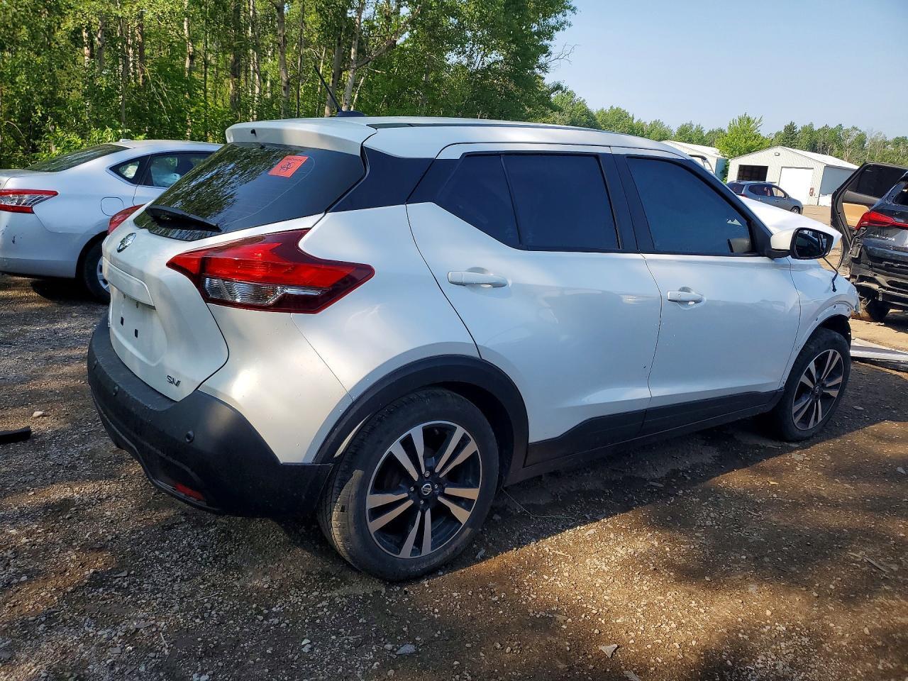 2020 NISSAN KICKS SV — Фото 3 из 13