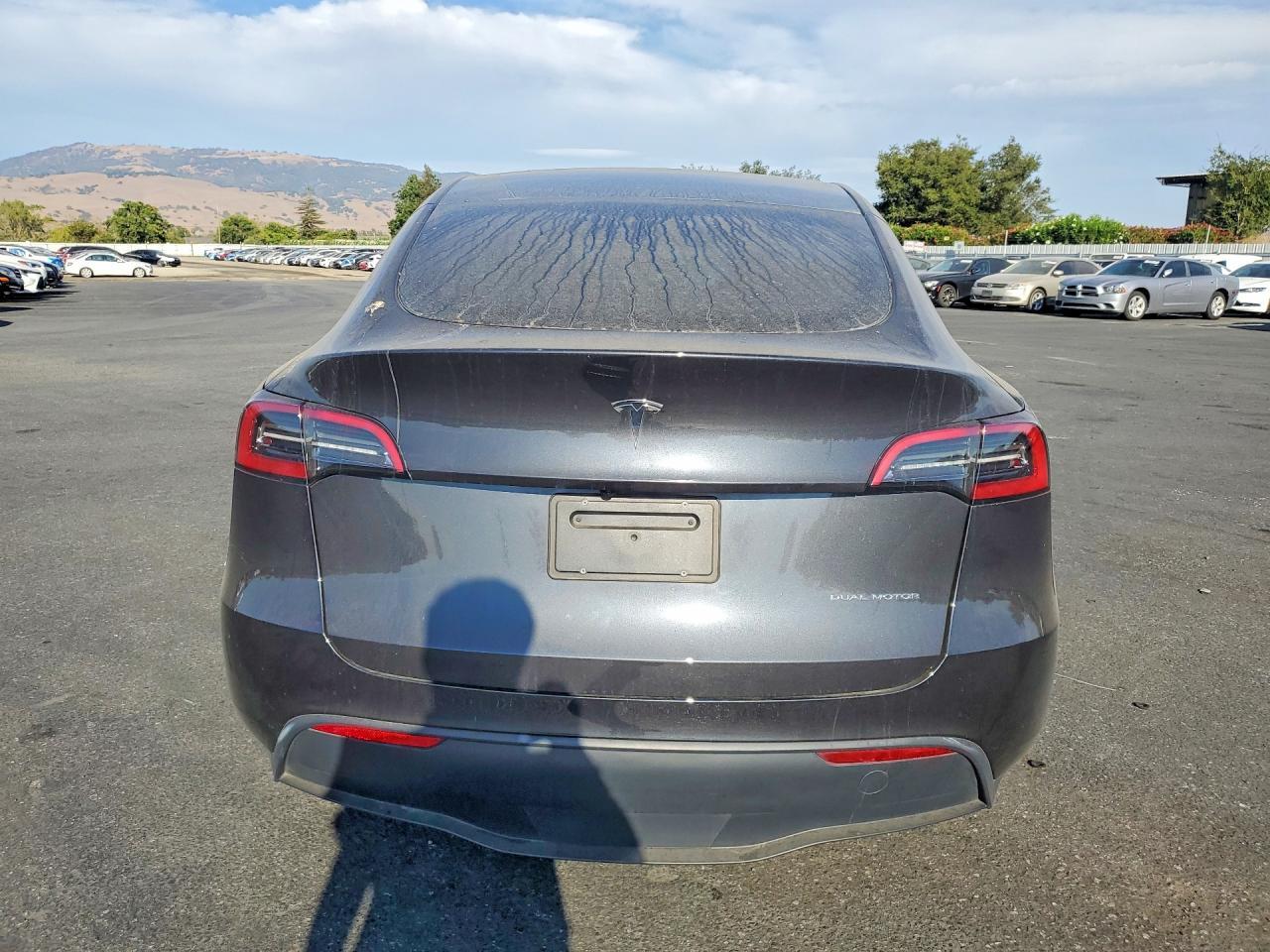 2024 TESLA MODEL Y — Фото 6 из 12
