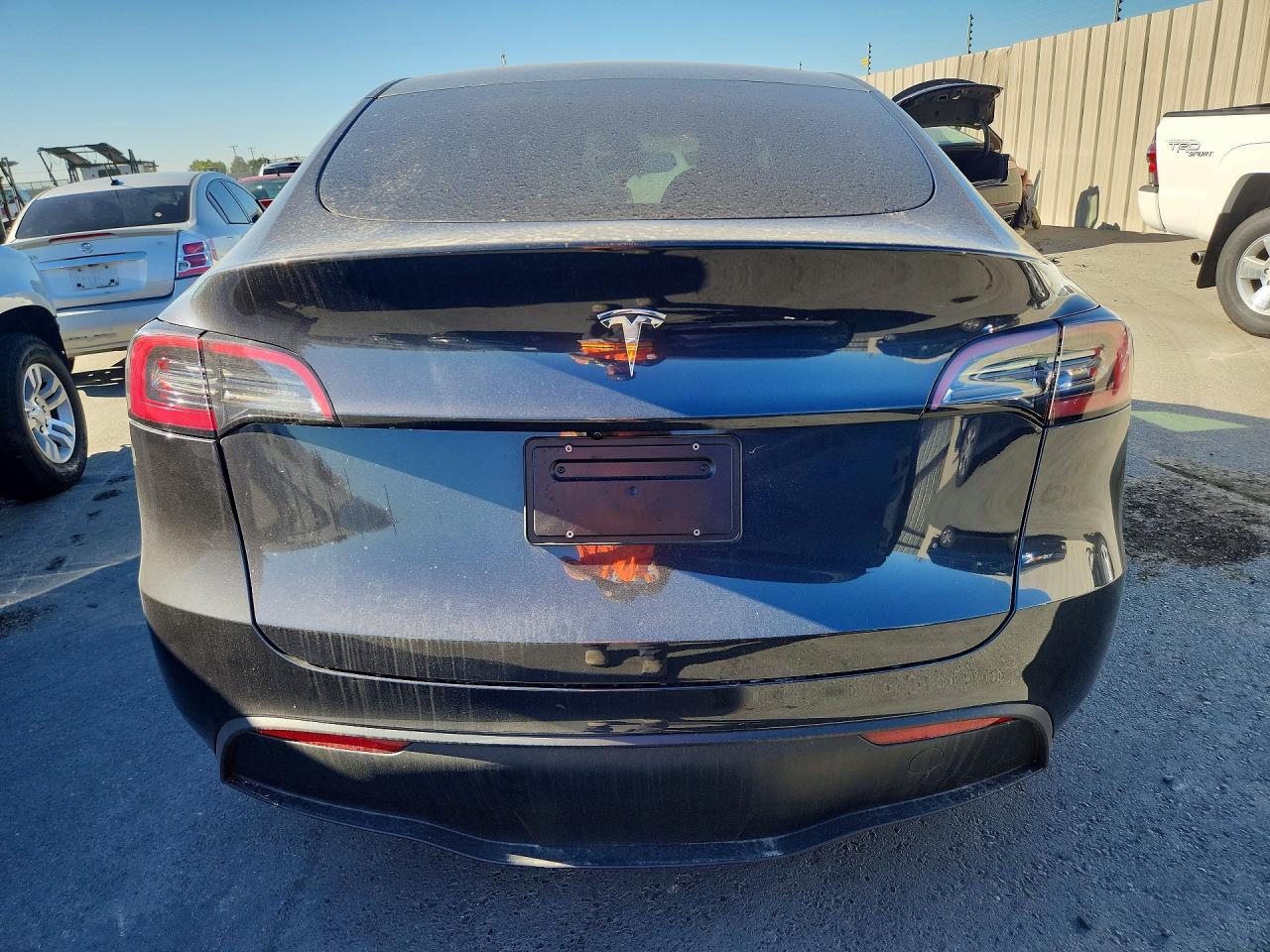 2024 TESLA MODEL Y — Фото 6 из 12