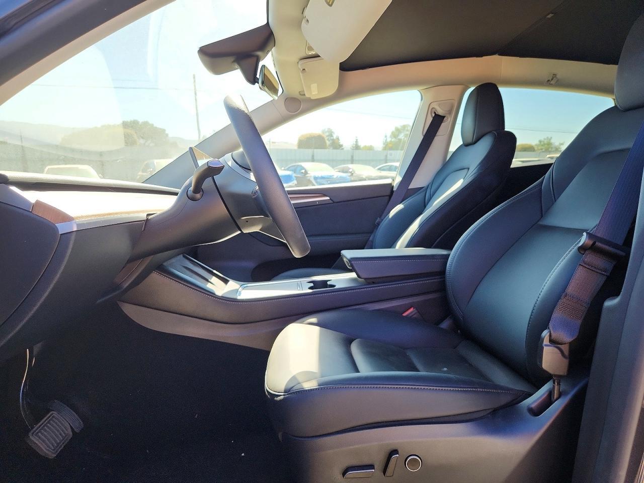 2024 TESLA MODEL Y — Фото 7 из 12