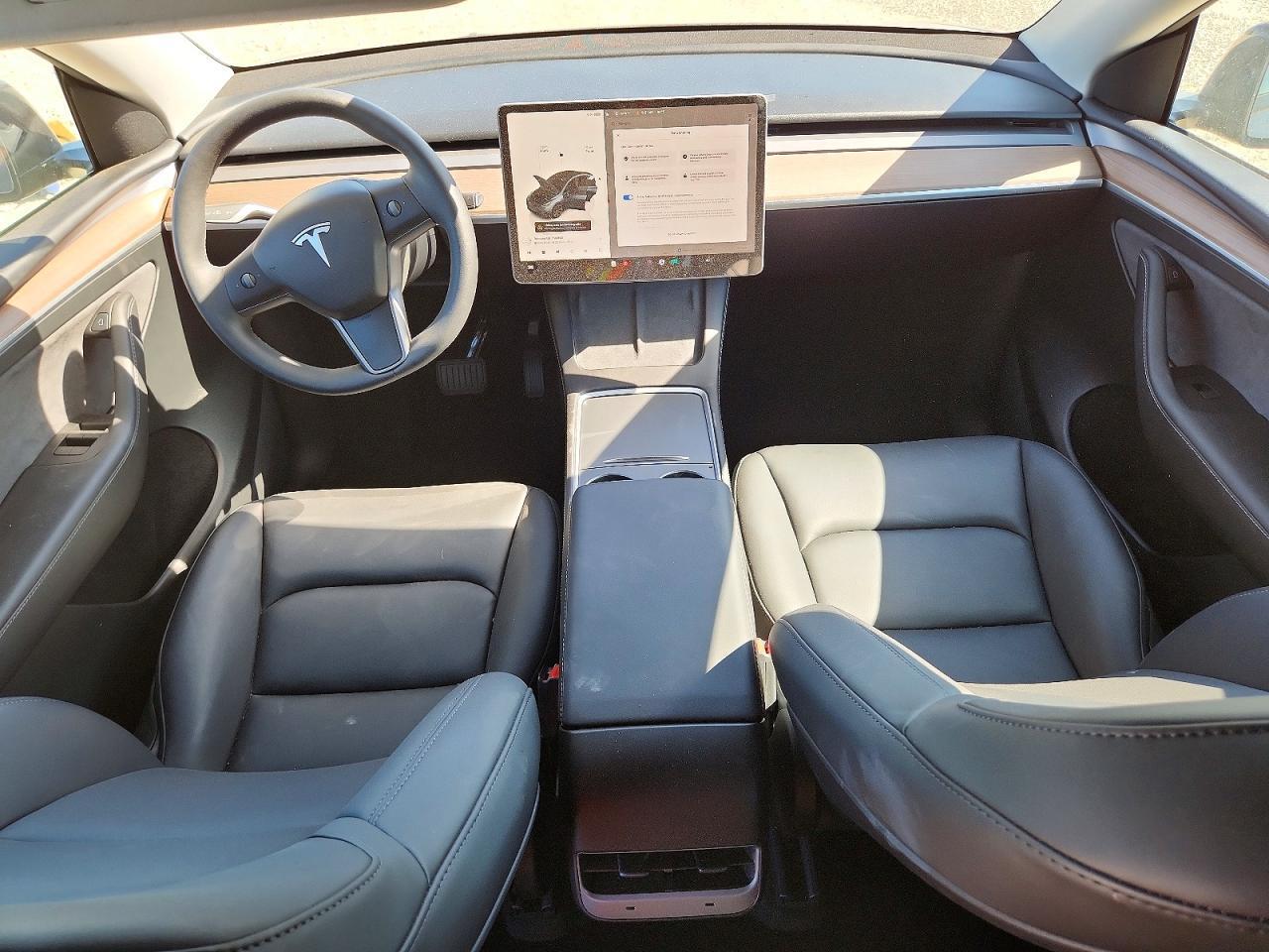 2024 TESLA MODEL Y — Фото 8 из 12