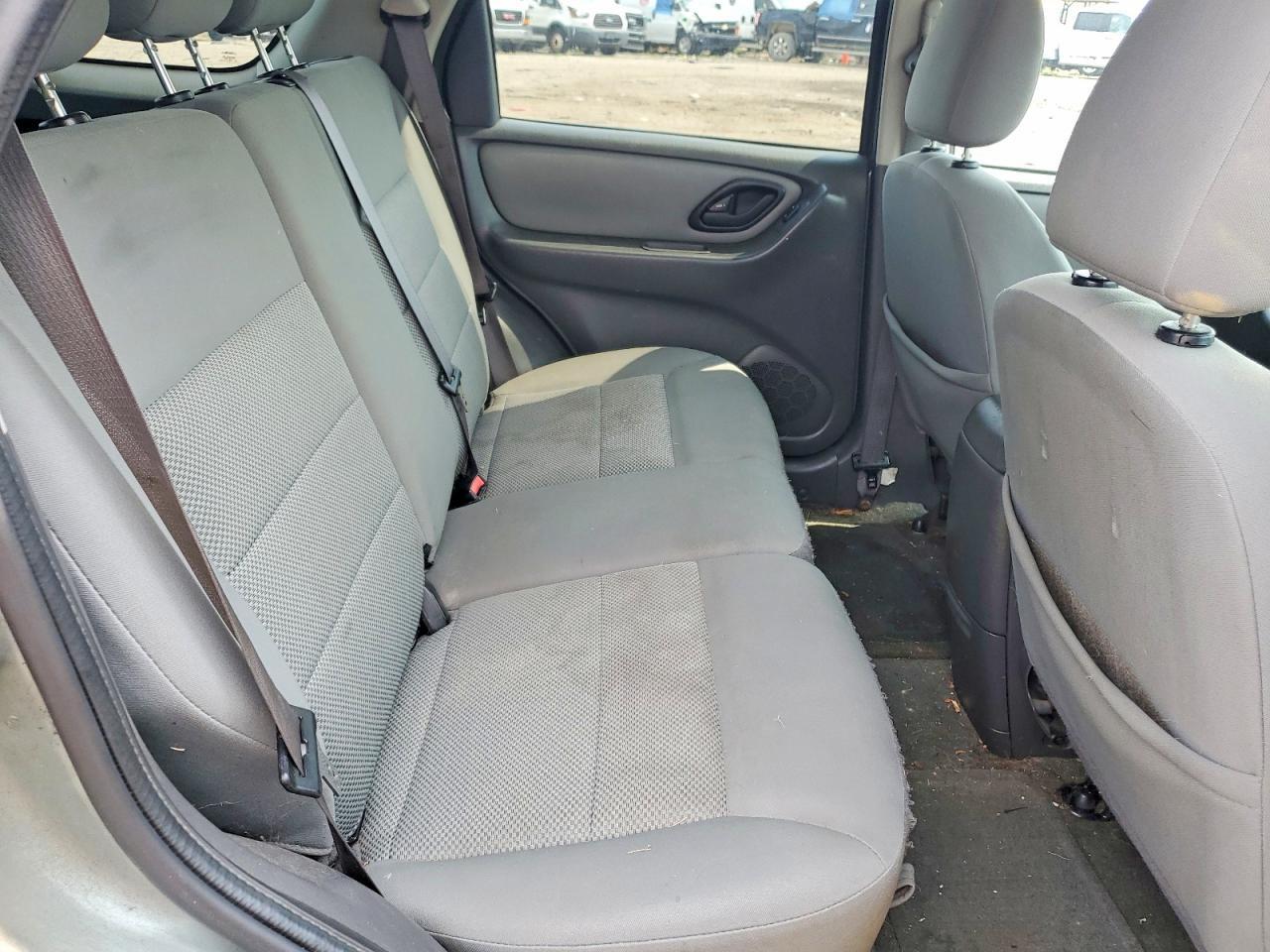 1FMCU031X7KA97546 2007 FORD ESCAPE photo no. 11