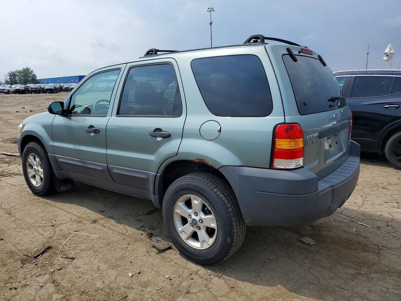 1FMCU031X7KA97546 2007 FORD ESCAPE photo no. 2