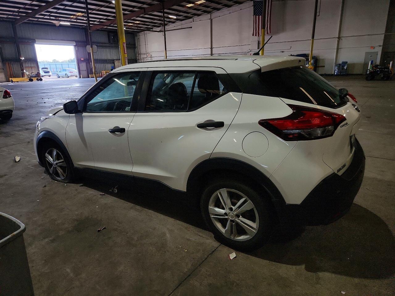 2020 NISSAN KICKS S — Фото 2 из 14