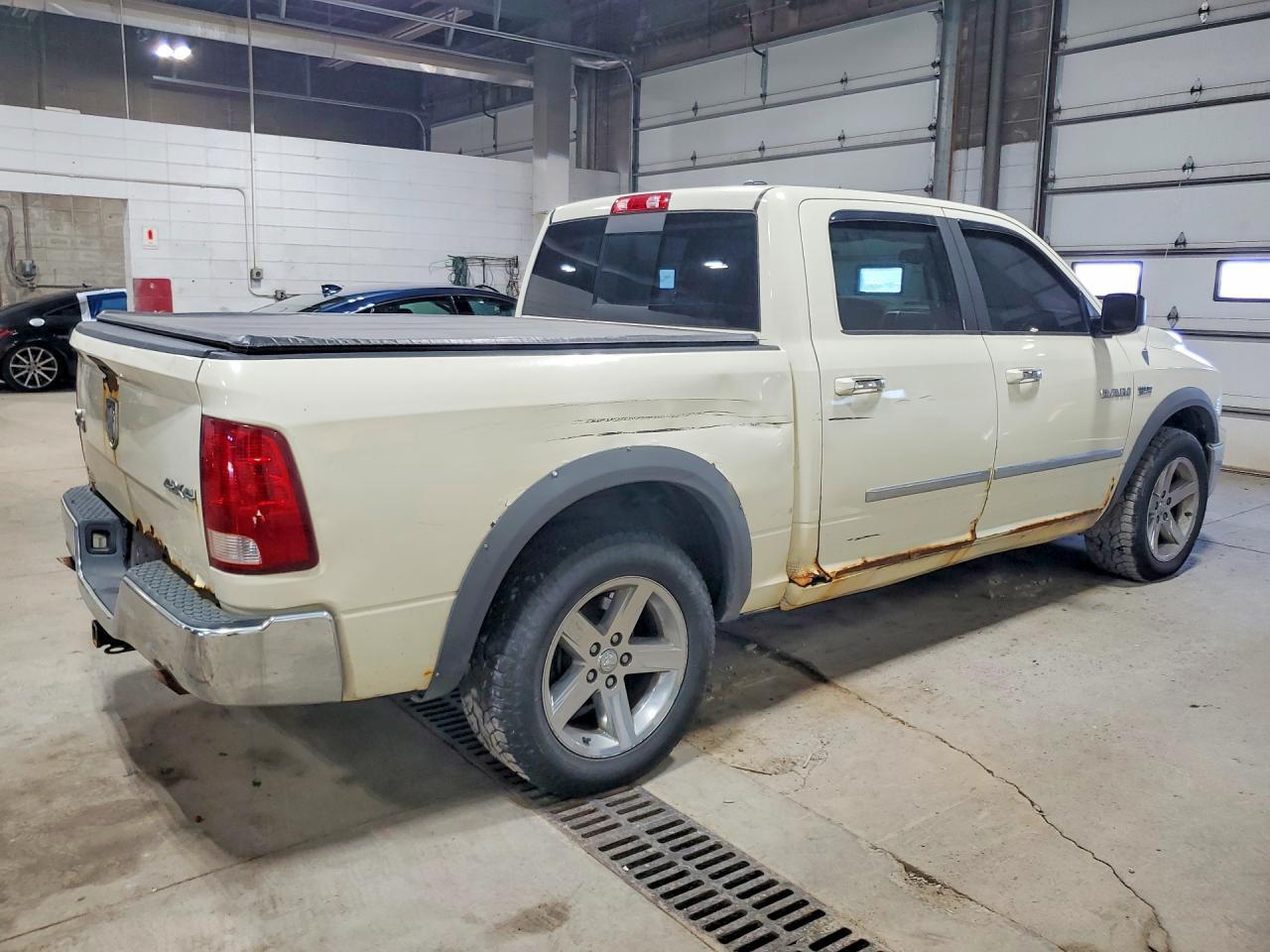 2010 DODGE RAM 1500 — Фото 3 из 12