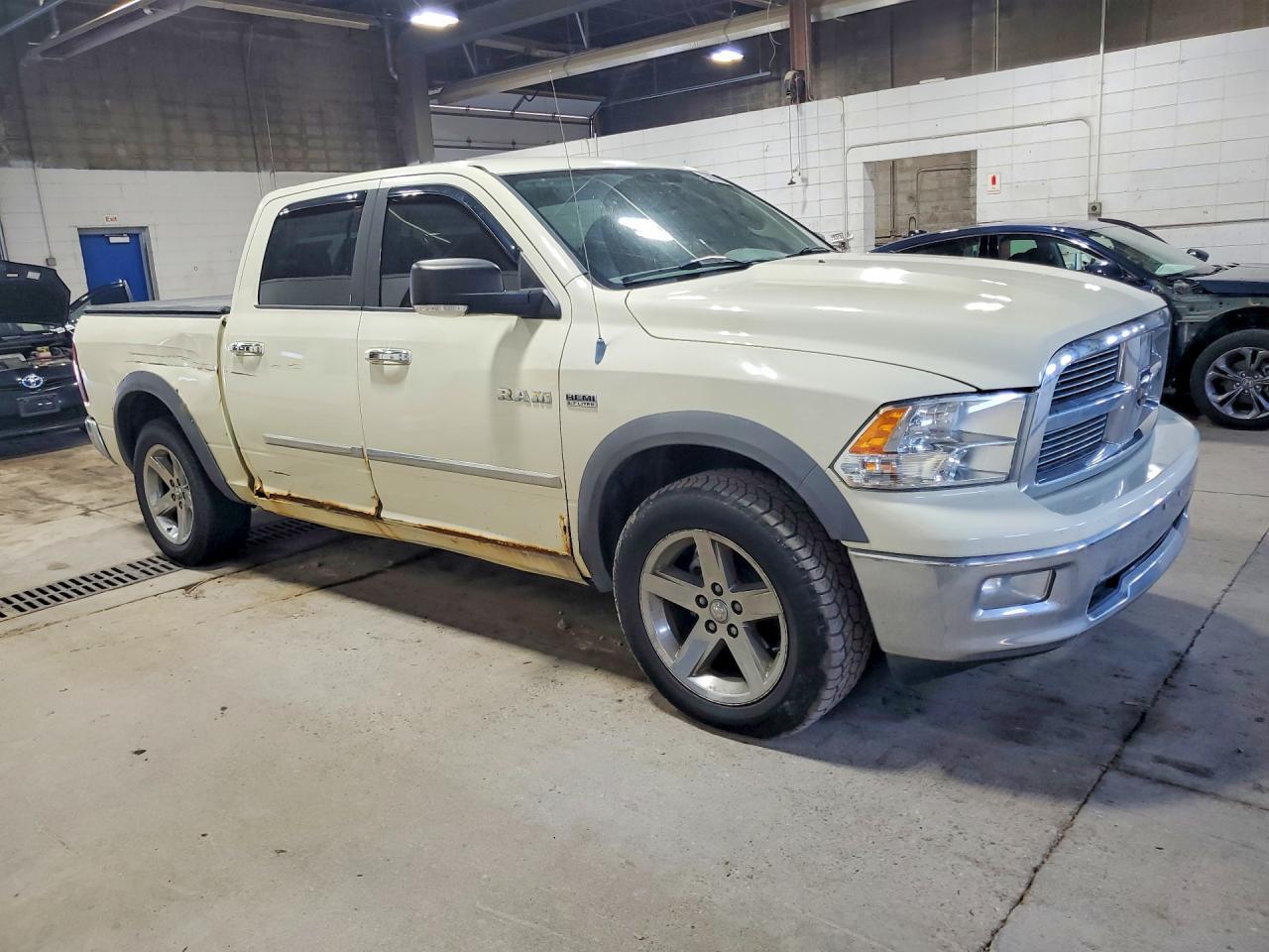 2010 DODGE RAM 1500 — Фото 4 из 12