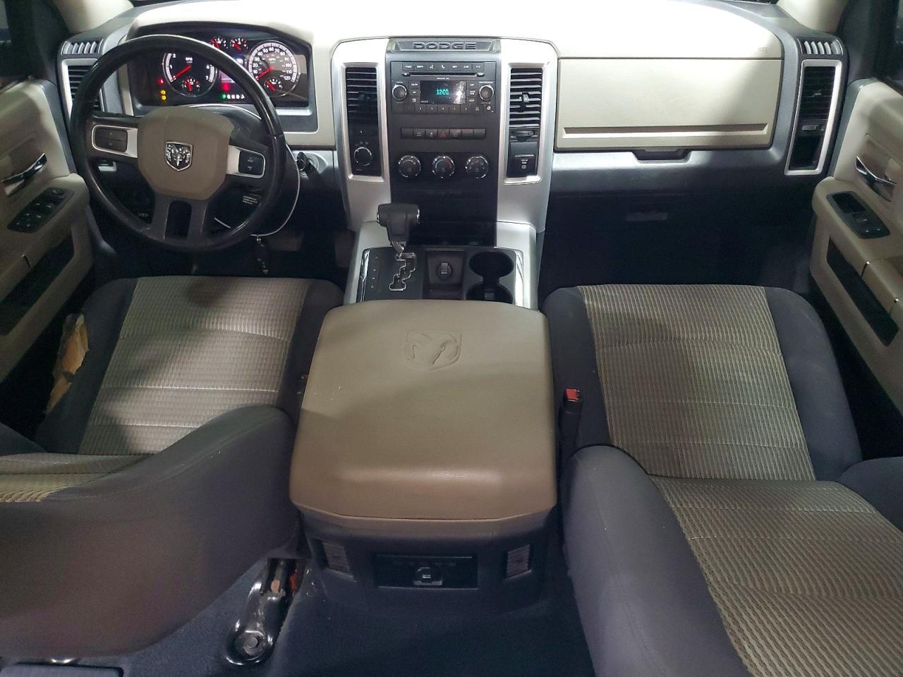 2010 DODGE RAM 1500 — Фото 8 из 12