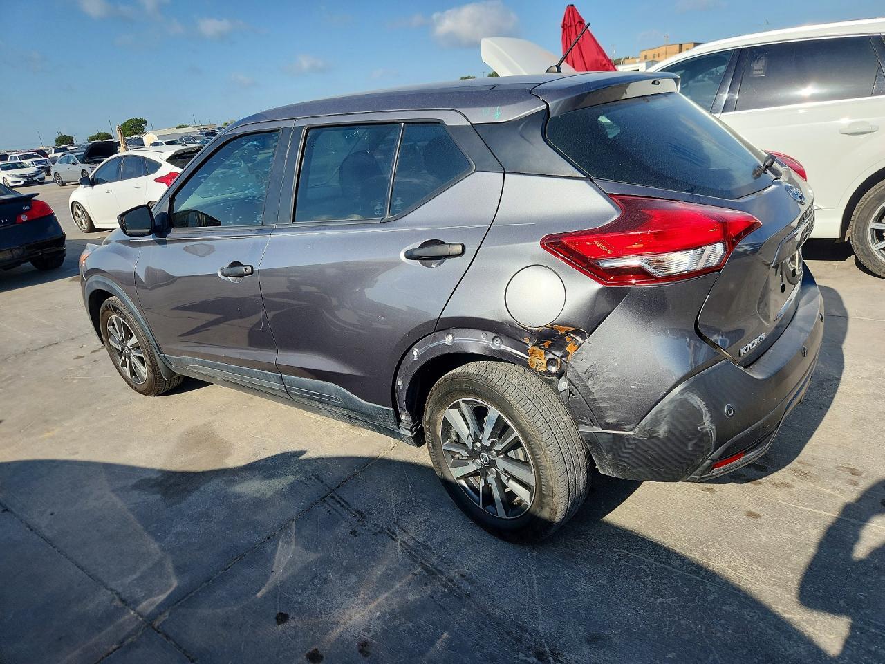 2020 NISSAN KICKS S — Фото 2 из 14