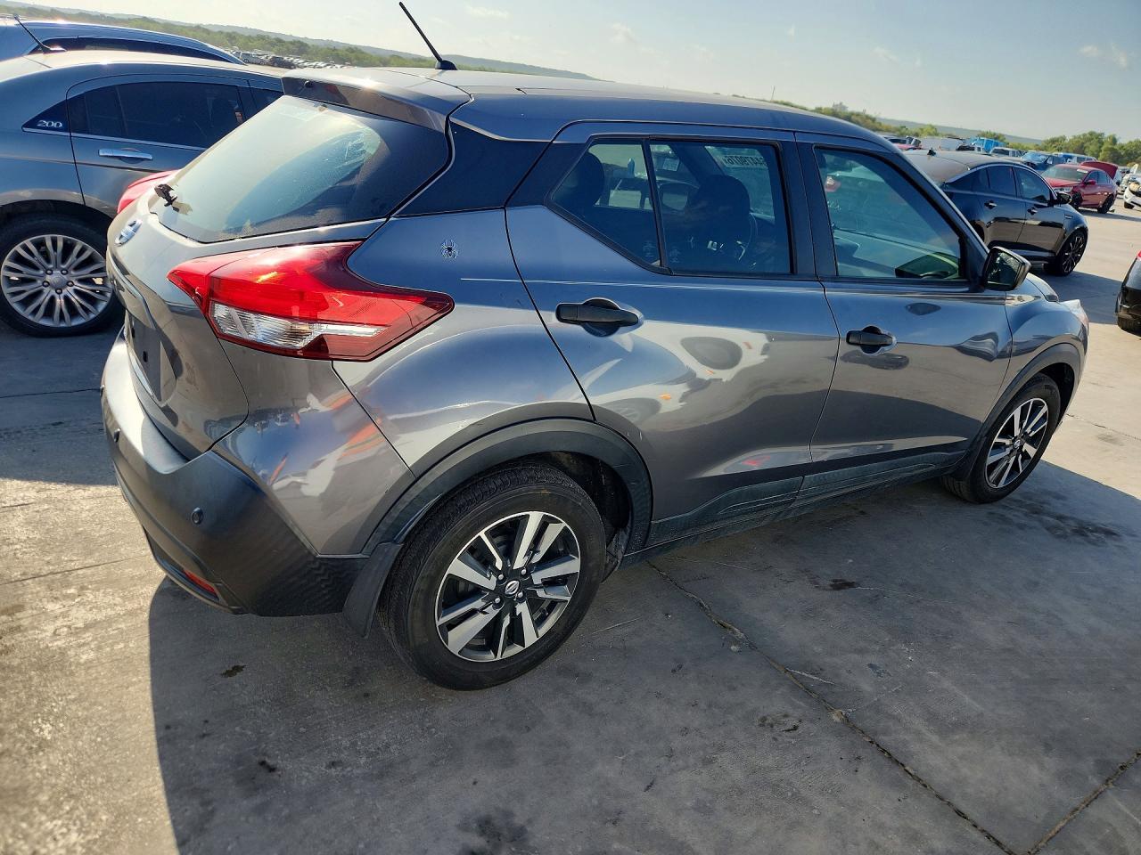 2020 NISSAN KICKS S — Фото 3 из 14