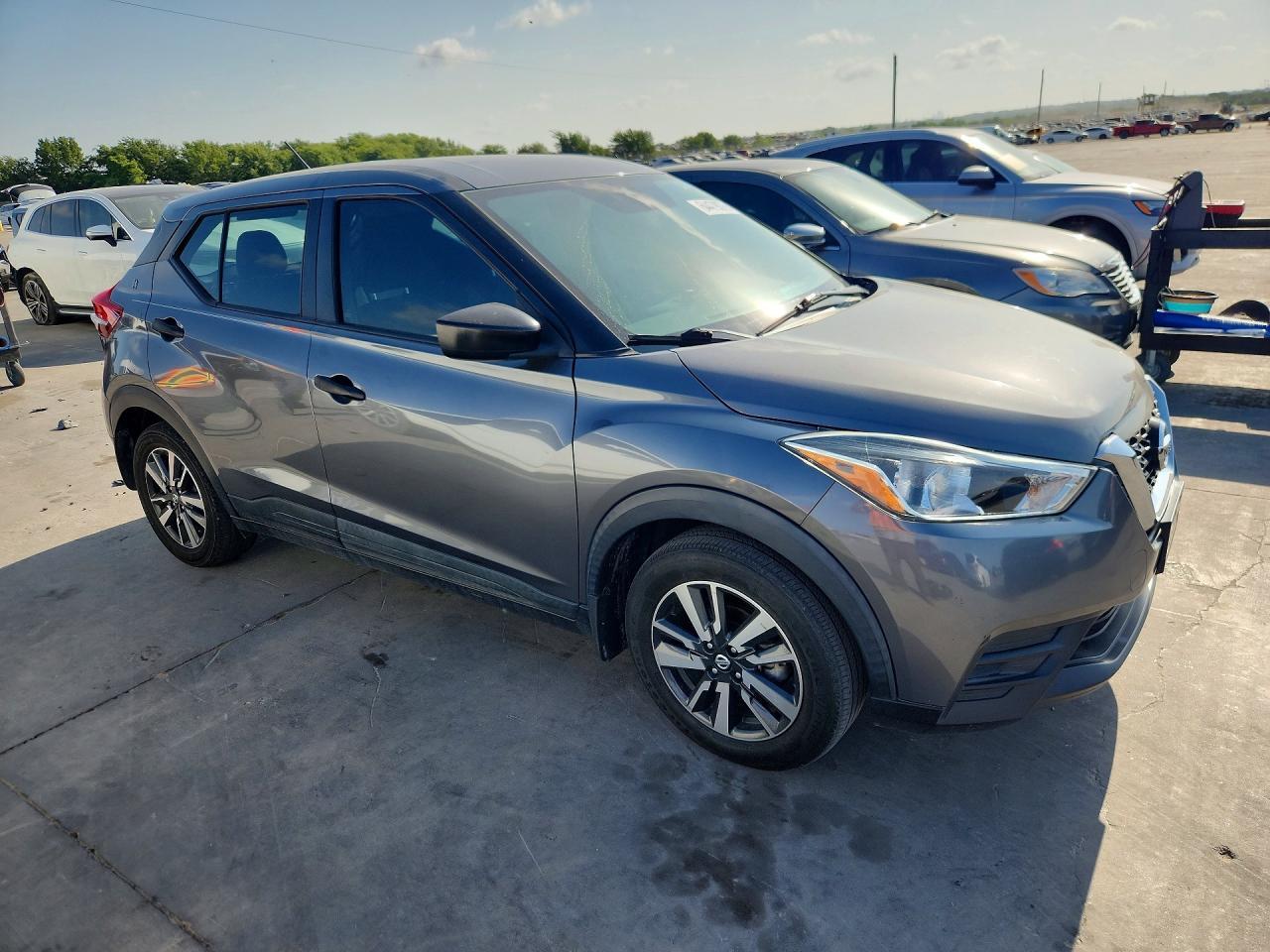 2020 NISSAN KICKS S — Фото 4 из 14
