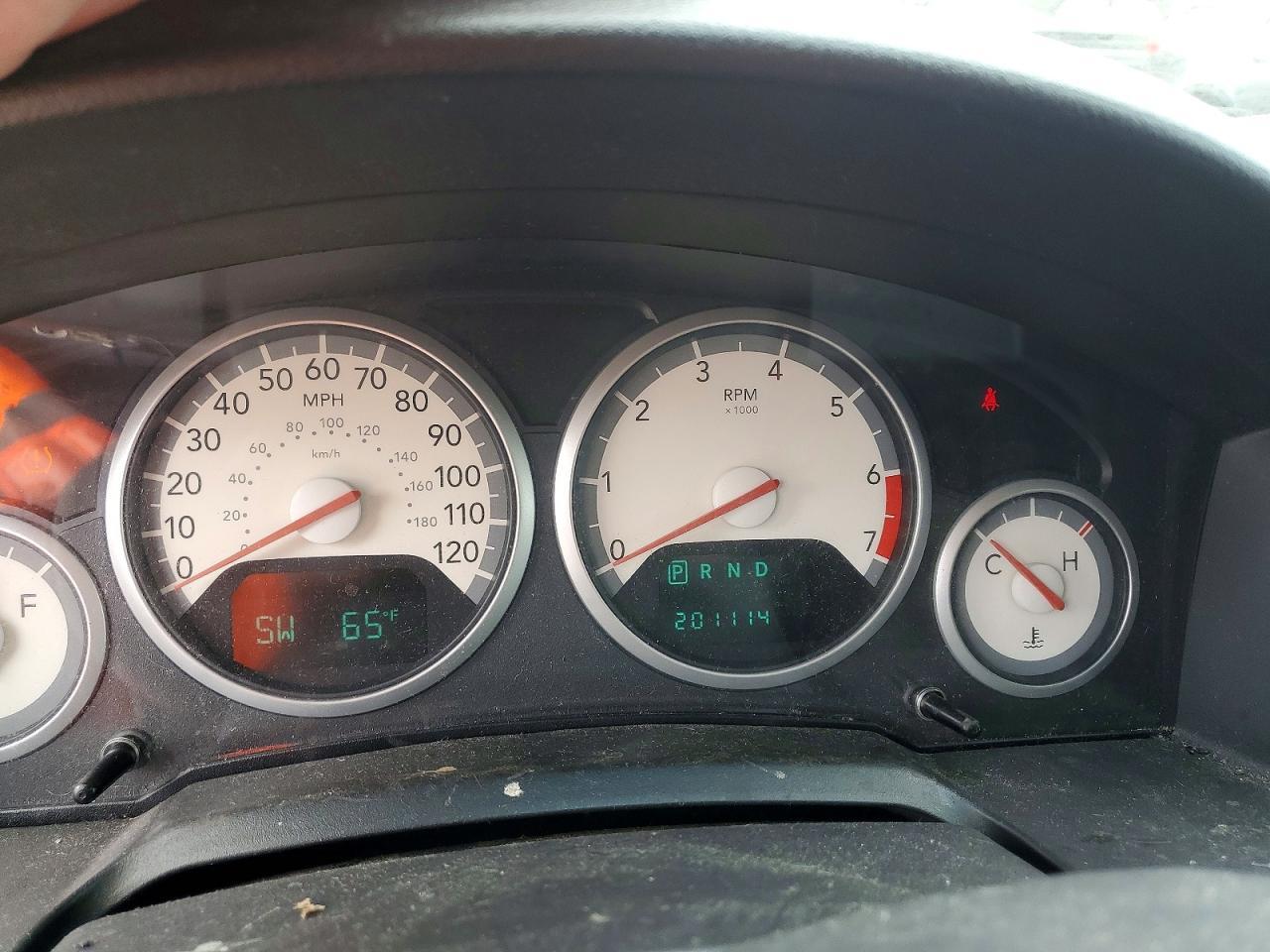 2010 DODGE GRAND CARAVAN SXT — Фото 9 из 13
