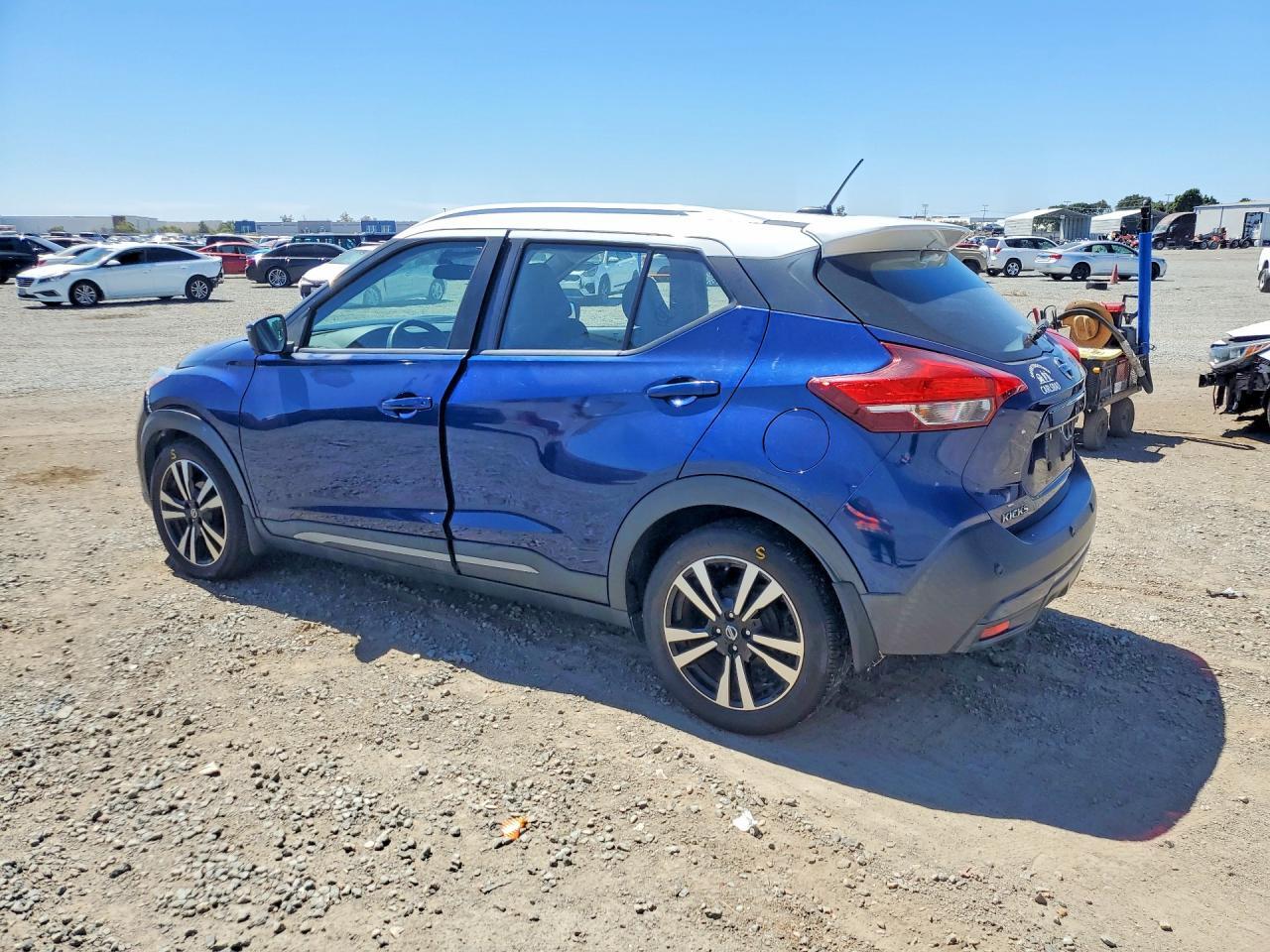2020 NISSAN KICKS SR — Фото 2 из 13