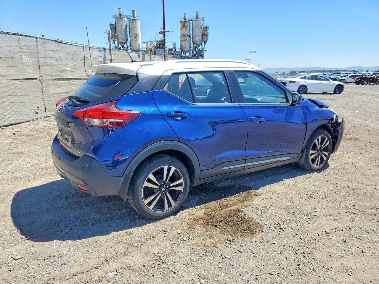 2020 NISSAN KICKS SR — Фото 3 из 13