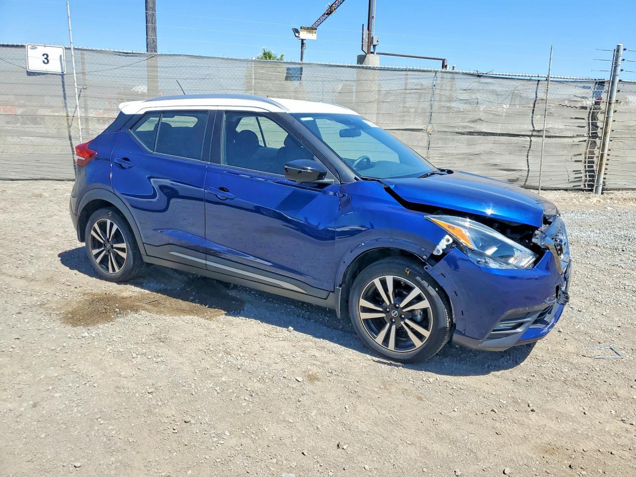 2020 NISSAN KICKS SR — Фото 4 из 13