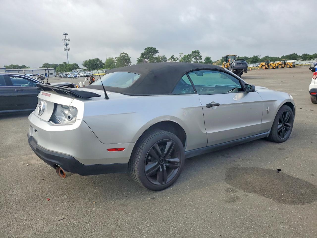 2010 FORD MUSTANG — Фото 3 из 12