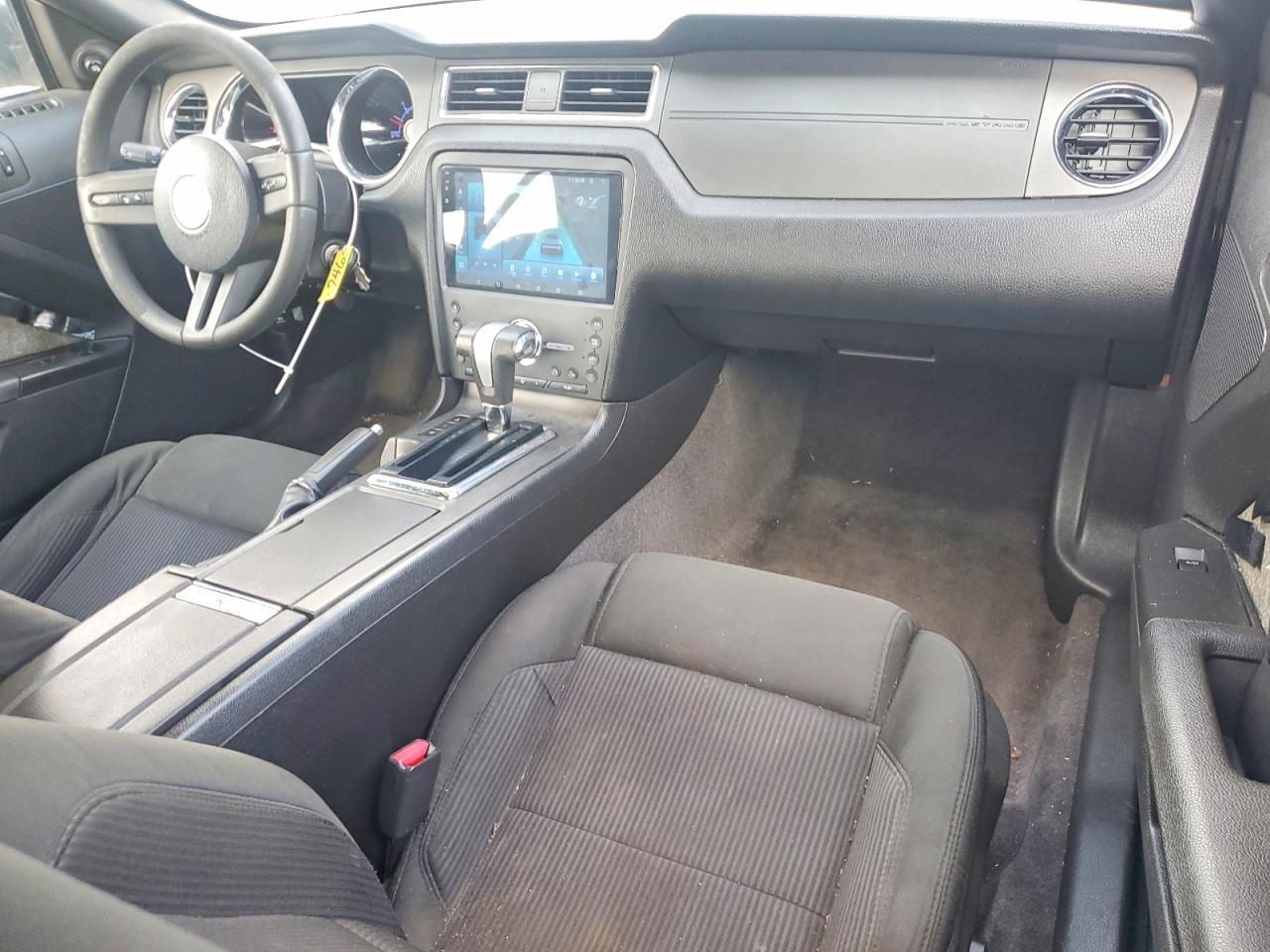 2010 FORD MUSTANG — Фото 8 из 12