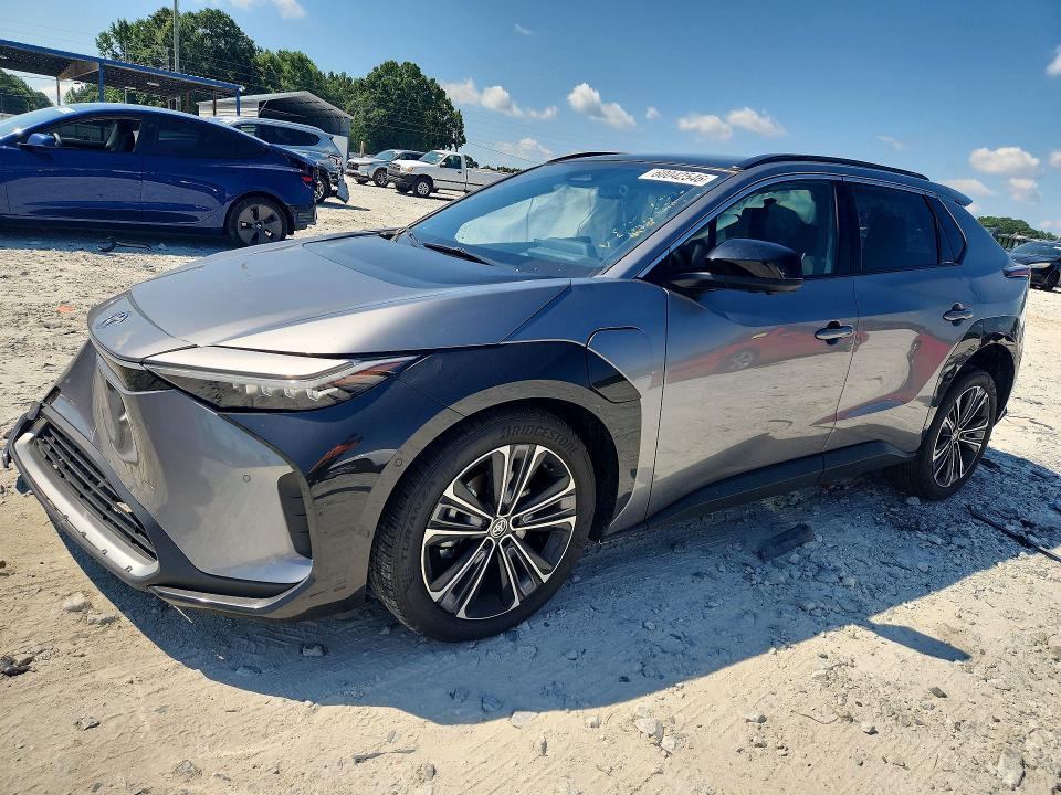 2024 TOYOTA BZ4X JTMABACA2RA078215