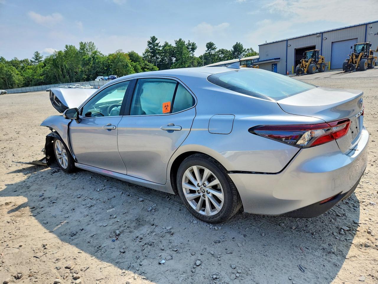 2024 TOYOTA CAMRY LE — Фото 2 из 12