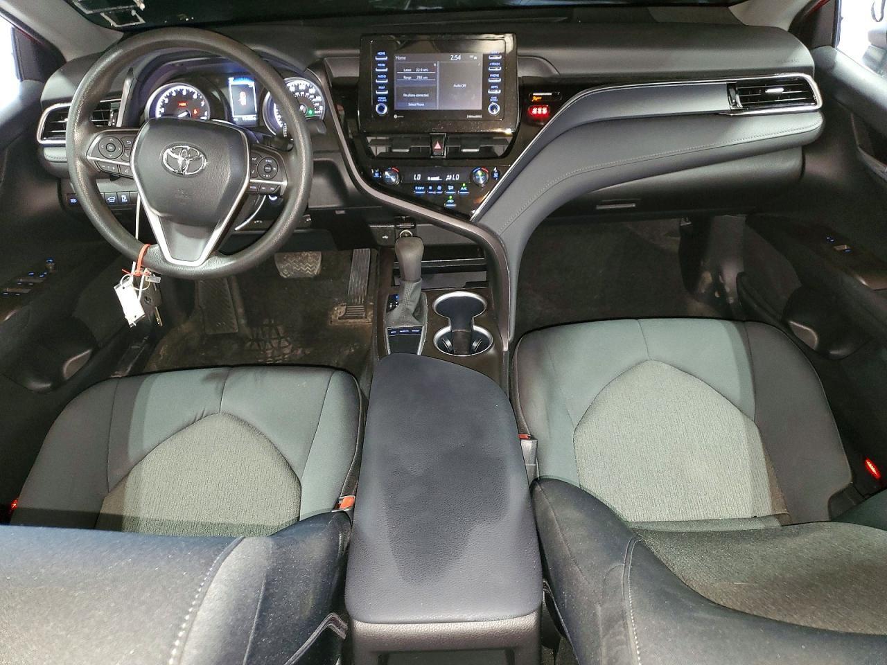 2024 TOYOTA CAMRY LE — Фото 8 из 12