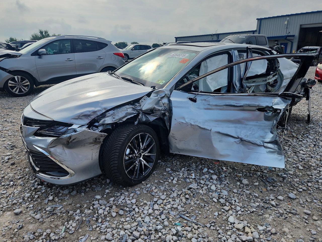 2024 TOYOTA CAMRY XLE