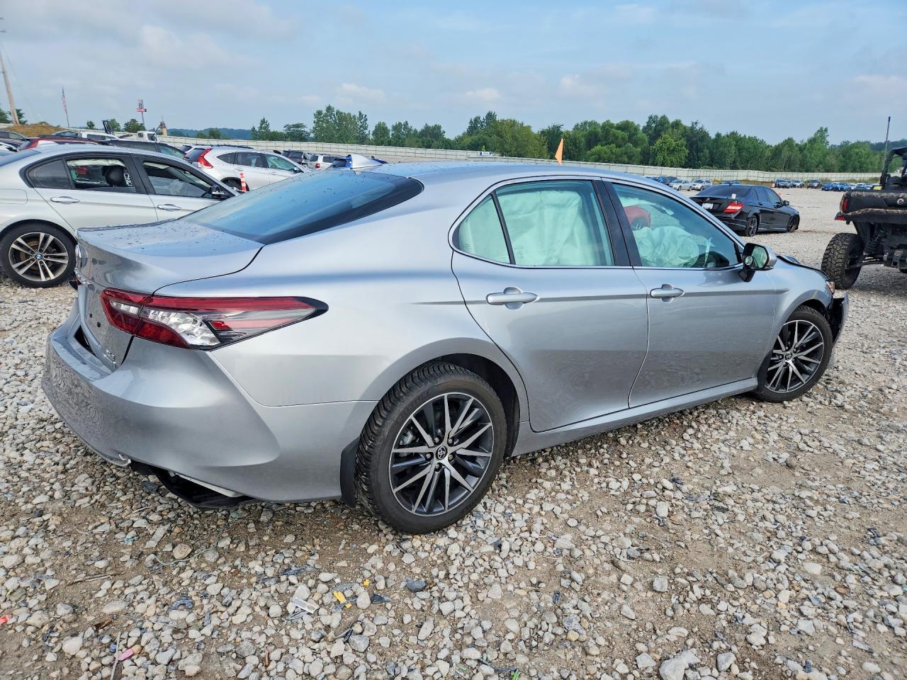 2024 TOYOTA CAMRY XLE — Фото 3 из 12