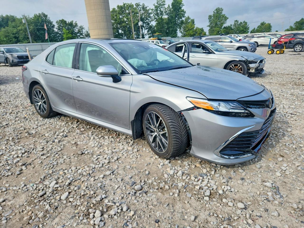 2024 TOYOTA CAMRY XLE — Фото 4 из 12