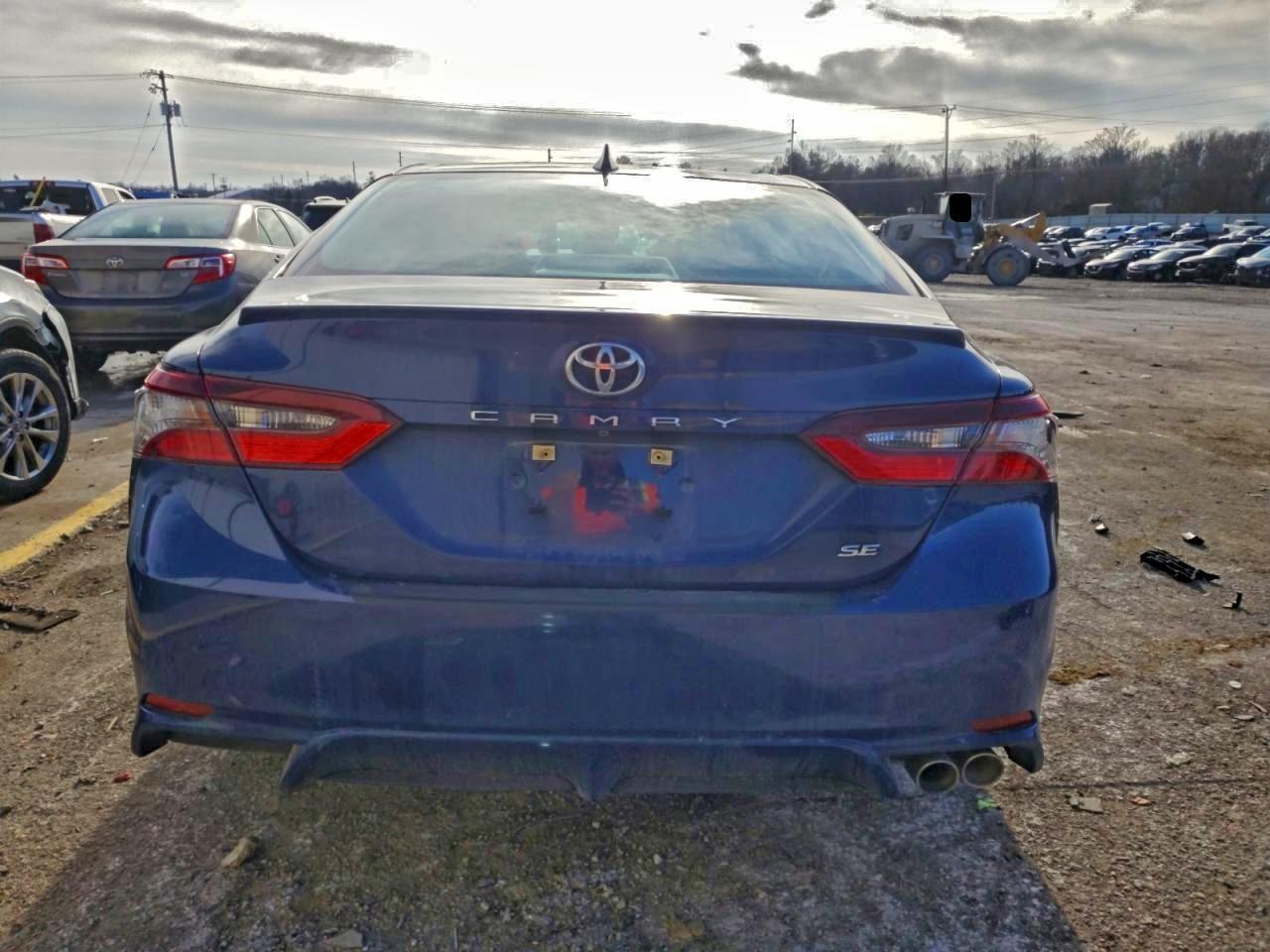 2024 TOYOTA CAMRY SE NIGHT SHADE — Фото 6 из 12