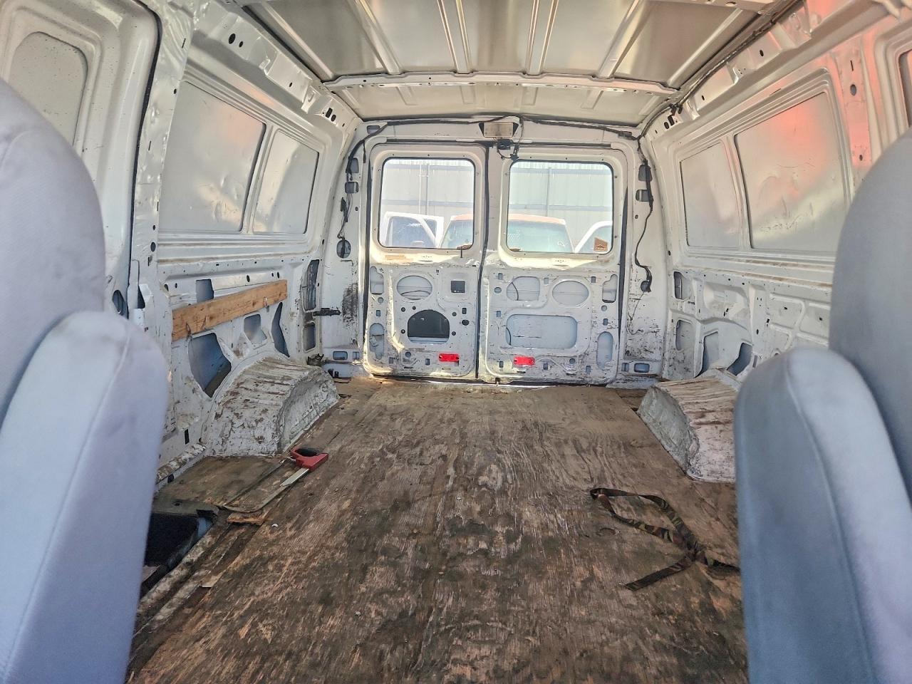 2010 FORD ECONOLINE E250 VAN — Фото 10 из 13