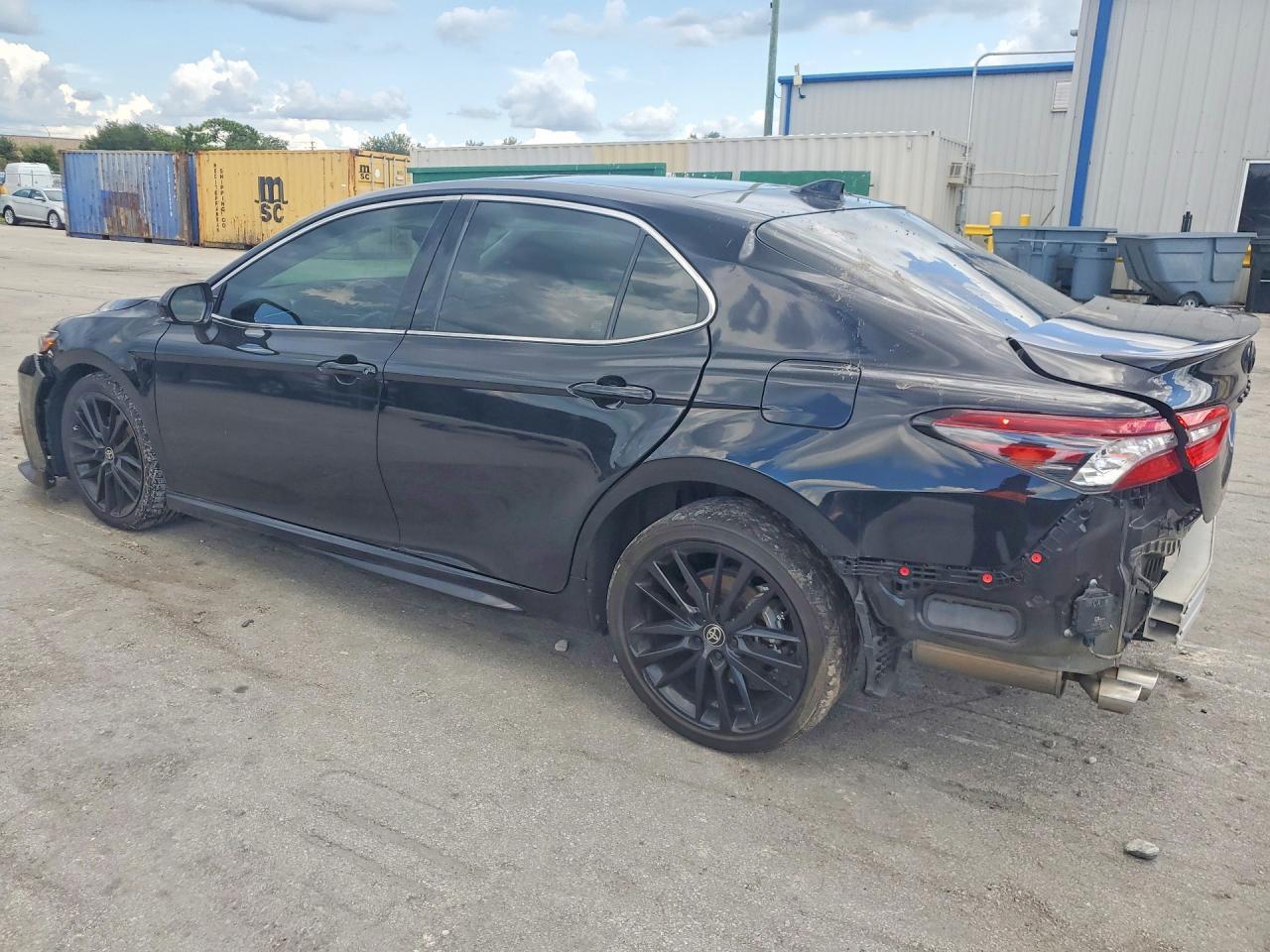 2024 TOYOTA CAMRY XSE V6 — Фото 2 из 13
