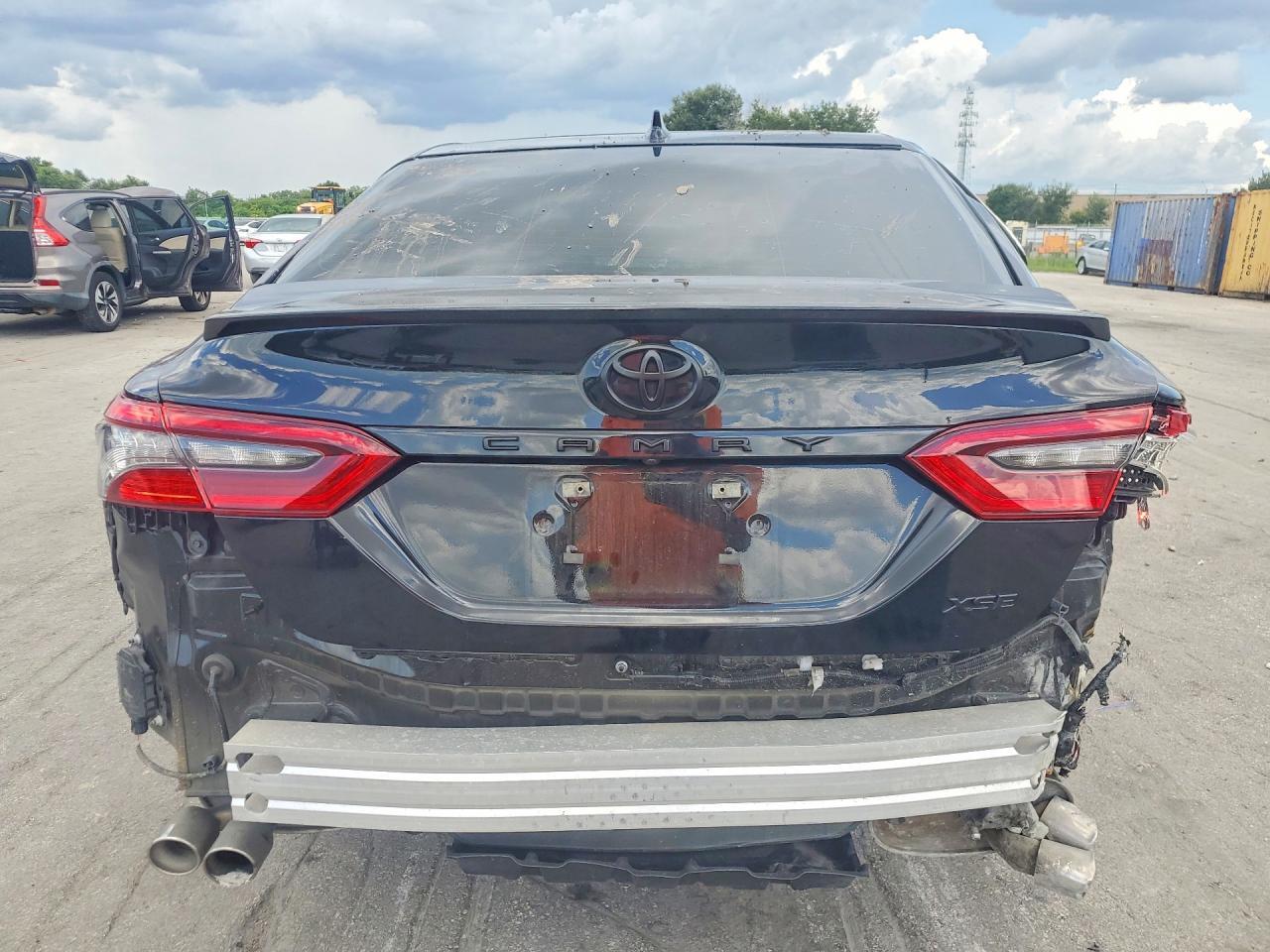 2024 TOYOTA CAMRY XSE V6 — Фото 6 из 13