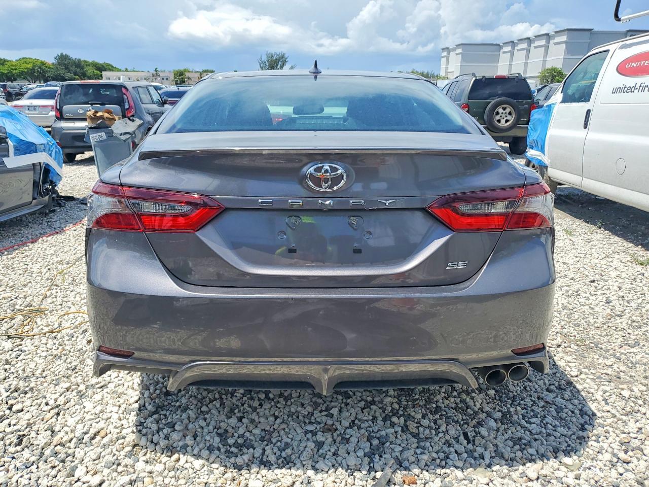 2024 TOYOTA CAMRY SE — Фото 6 из 13
