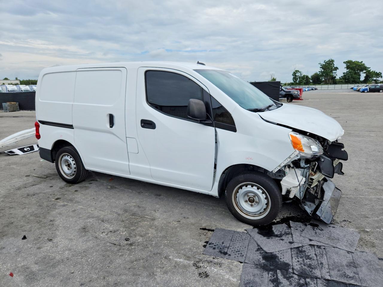 2020 NISSAN NV200 S — Фото 4 из 13