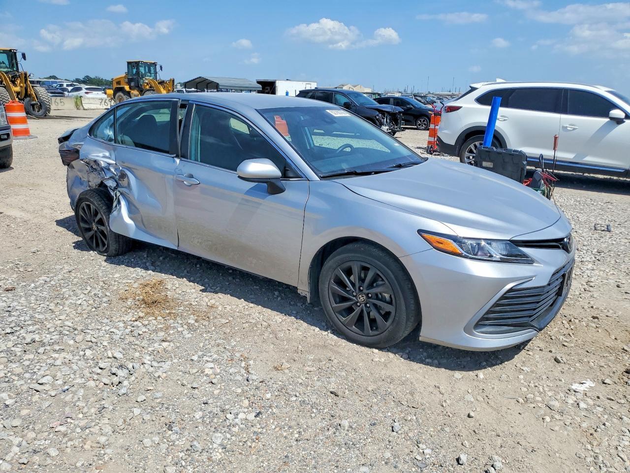 2024 TOYOTA CAMRY LE — Фото 4 из 13