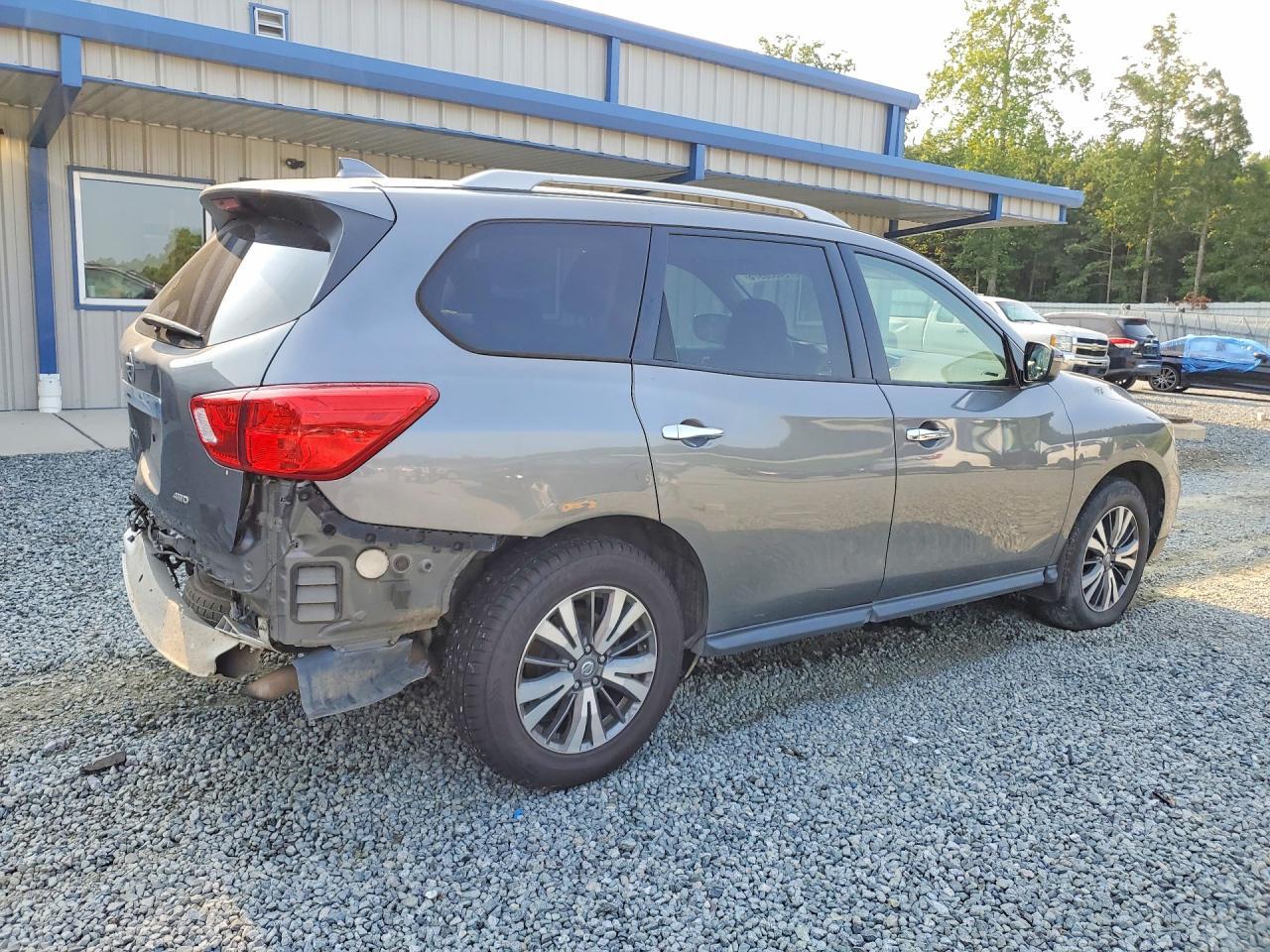 2020 NISSAN PATHFINDER S — Фото 3 из 12