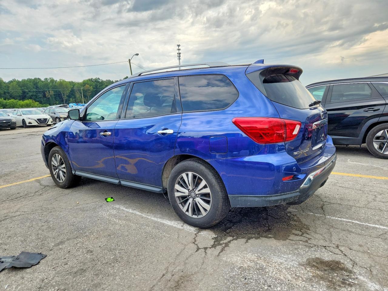 2020 NISSAN PATHFINDER SL — Фото 2 из 13