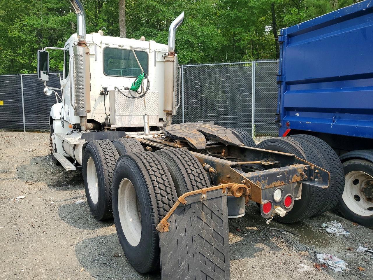 2007 FREIGHTLINER COLUMBIA 120 SEMI TRUCK — Фото 3 из 10