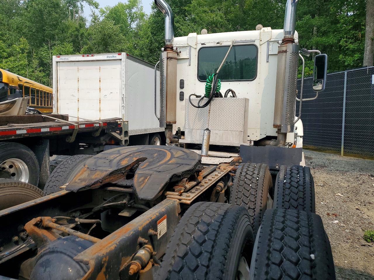 2007 FREIGHTLINER COLUMBIA 120 SEMI TRUCK — Фото 4 из 10