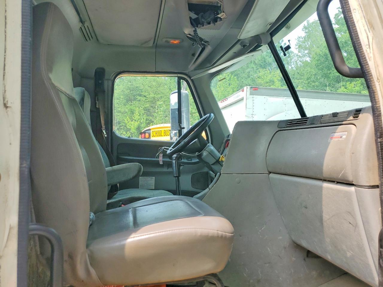 2007 FREIGHTLINER COLUMBIA 120 SEMI TRUCK — Фото 5 из 10