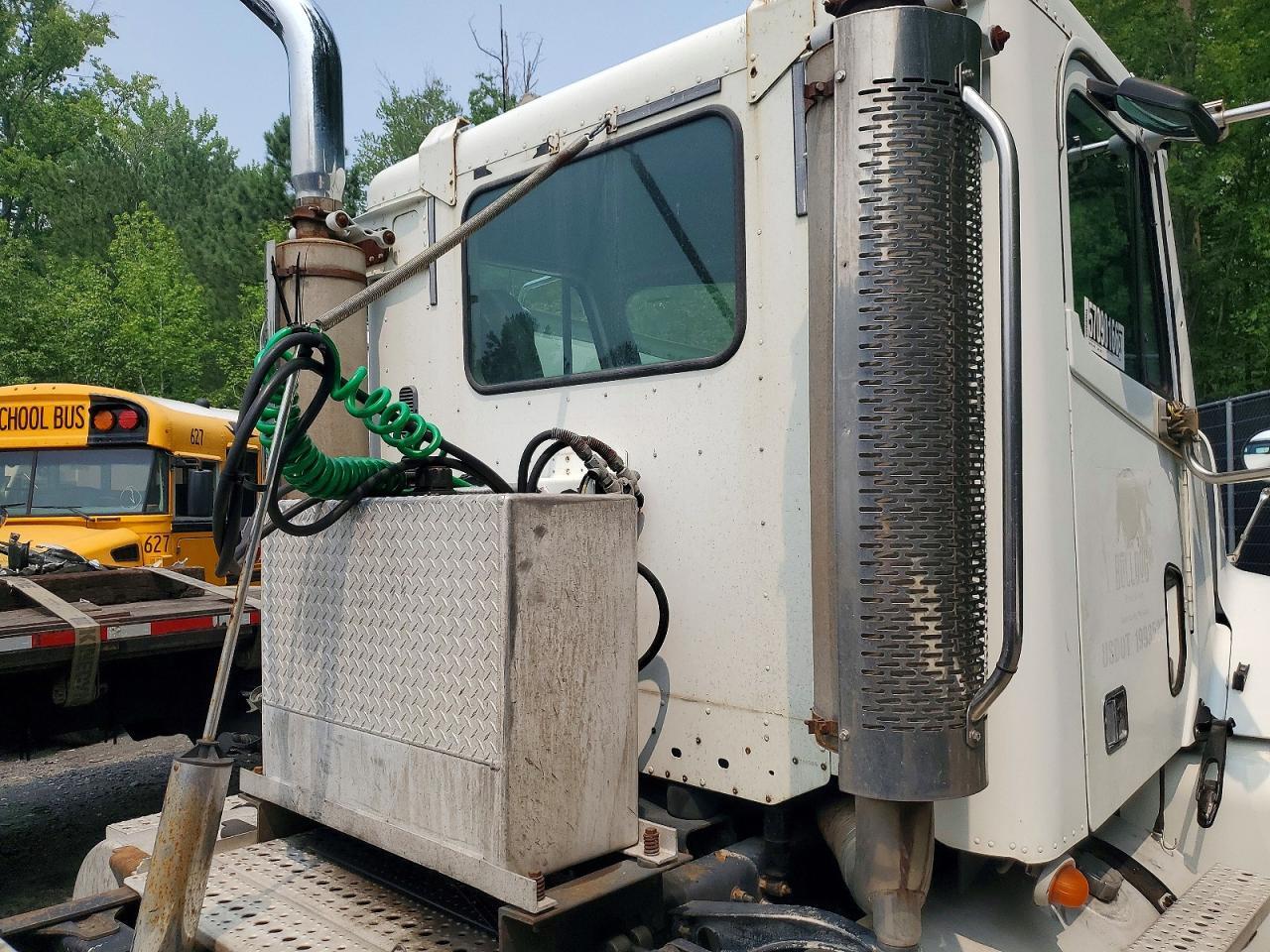 2007 FREIGHTLINER COLUMBIA 120 SEMI TRUCK — Фото 6 из 10