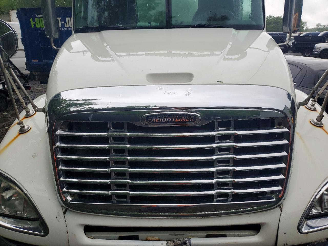 2007 FREIGHTLINER COLUMBIA 120 SEMI TRUCK — Фото 7 из 10