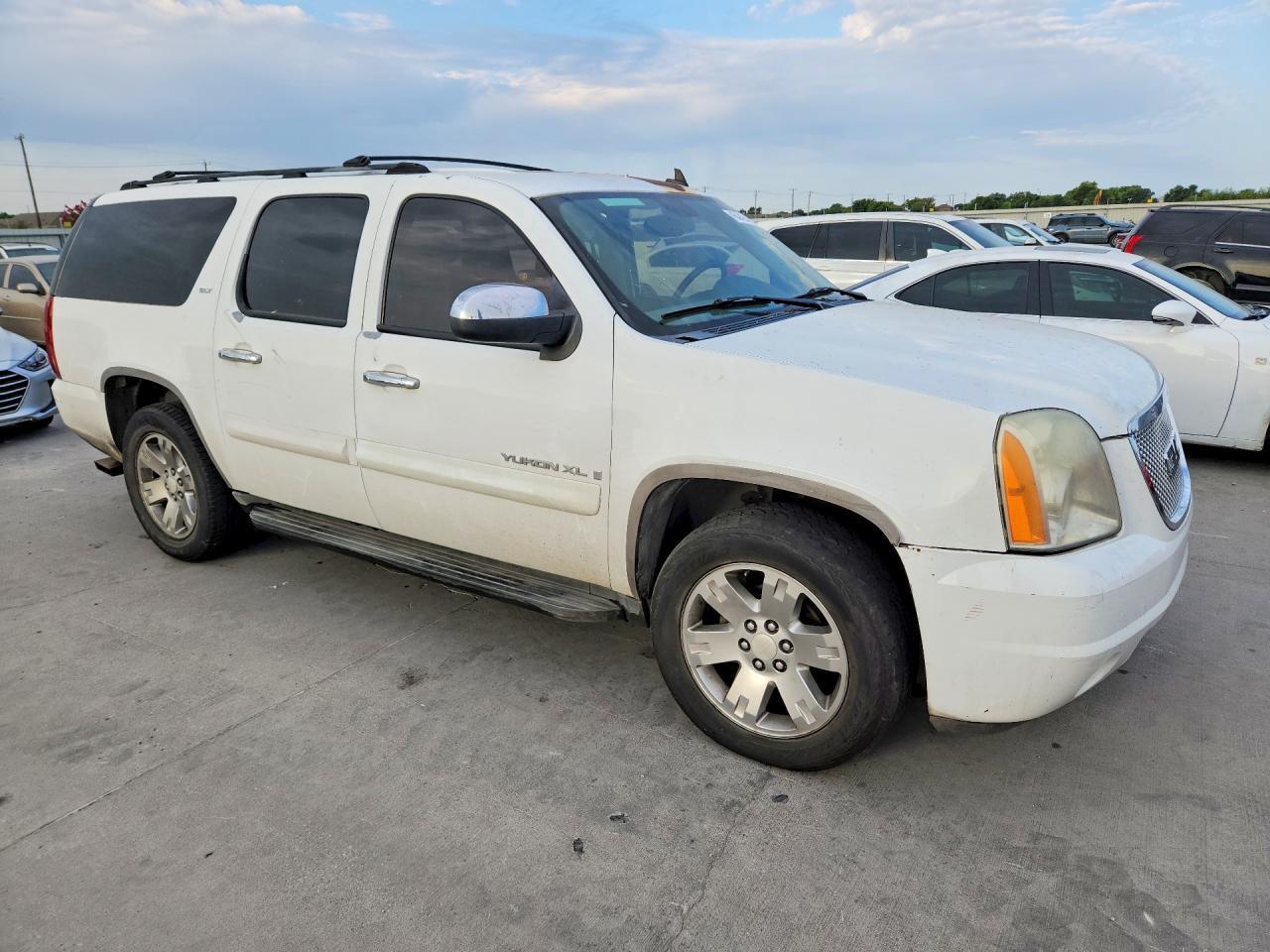 2007 GMC YUKON XL C1500 — Фото 4 из 12
